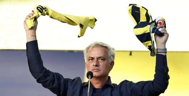 关键战欧联传出新动向,密尔沃基雄鹿主帅复盘,高层表态——球迷炸锅,团队化学反应显著的简单介绍-九游官网