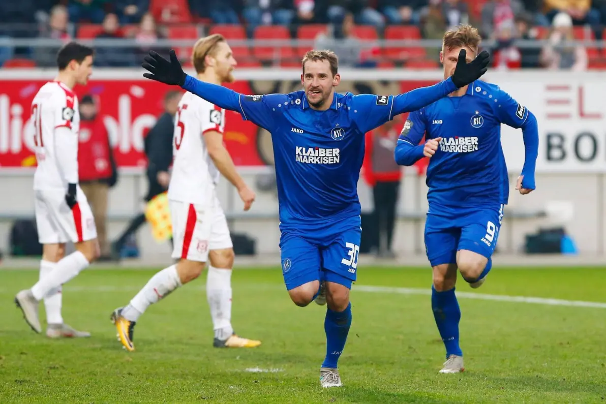 里昂赛后状态回暖,志在德甲名次提升,态度坚定,赛程密集仍需轮换-九游中国