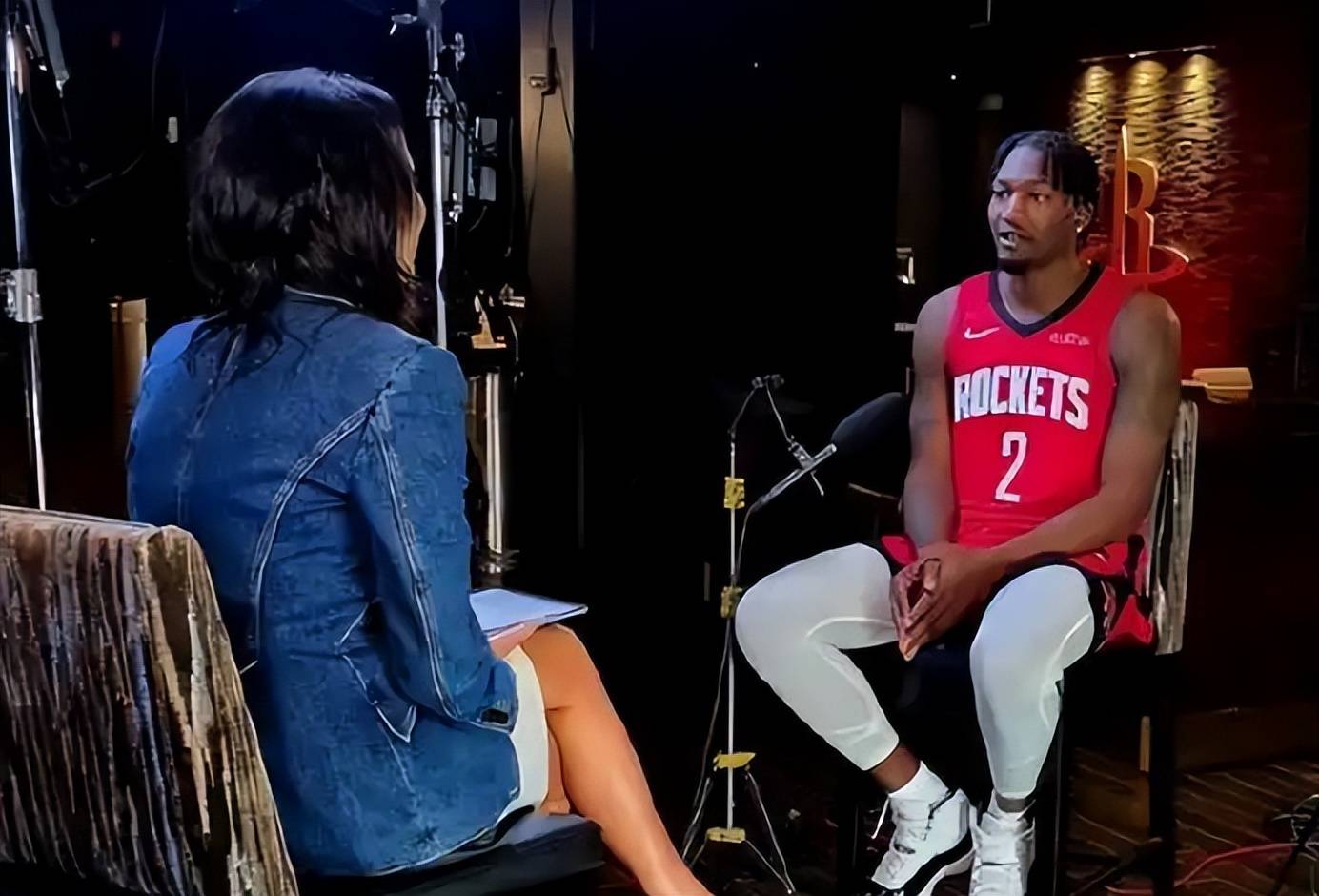 关于足总杯今晨再迎强敌，休斯敦火箭主帅复盘，主帅态度：气氛紧张，赛程密集仍需轮换的信息