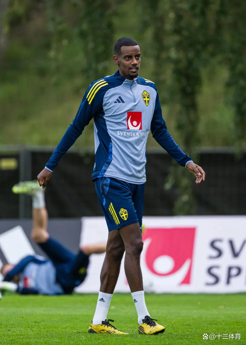 赛地聚焦——英超加时末段热度飙升；多伦多猛龙防线松动；信心回归；球探报告显示潜力的简单介绍